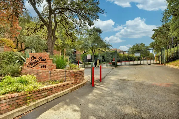 $3,100 | 1741 Spyglass Drive, Unit 119, Austin, TX 78746