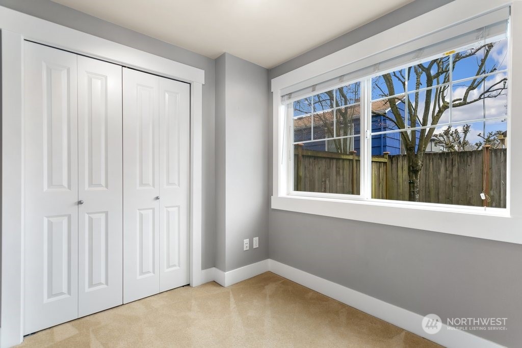 910 Northwest 85th Street, Unit A Seattle, WA 98117 - Photo 5 of 29