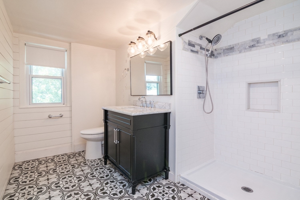 170 Plumtree Road Springfield, MA 01118 - Photo 15 of 31
