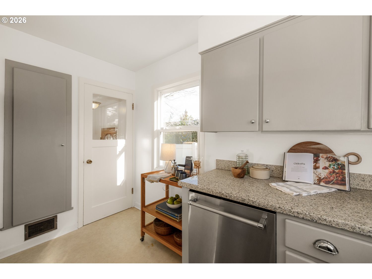 4231 Southeast Long Street Portland, OR 97206 - Photo 11 of 42