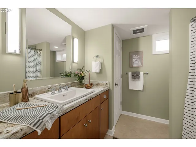 $599,900 | 4231 Southeast Long Street, Portland, OR 97206