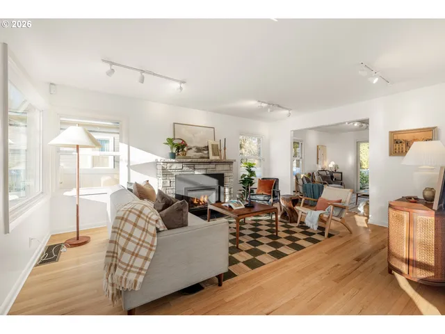 $599,900 | 4231 Southeast Long Street, Portland, OR 97206