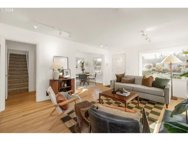 $599,900 | 4231 Southeast Long Street, Portland, OR 97206