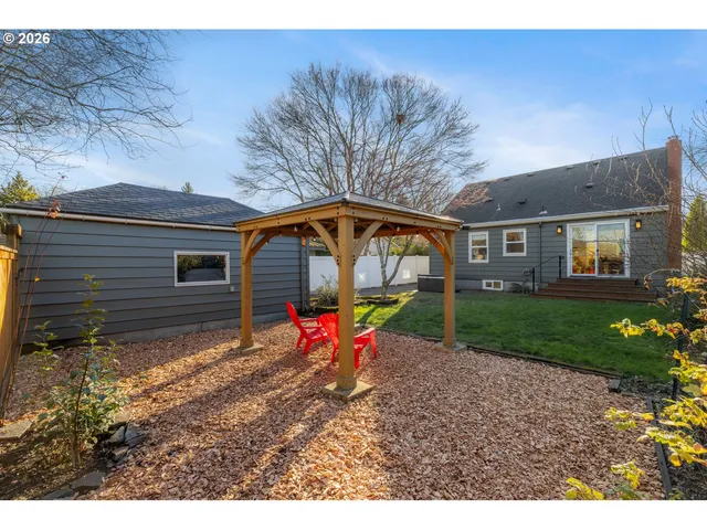 $599,900 | 4231 Southeast Long Street, Portland, OR 97206