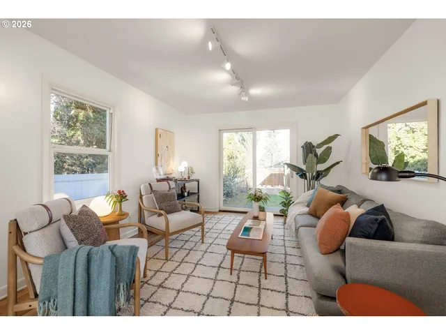 $599,900 | 4231 Southeast Long Street, Portland, OR 97206