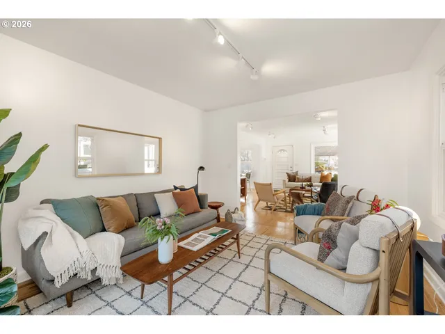 $599,900 | 4231 Southeast Long Street, Portland, OR 97206