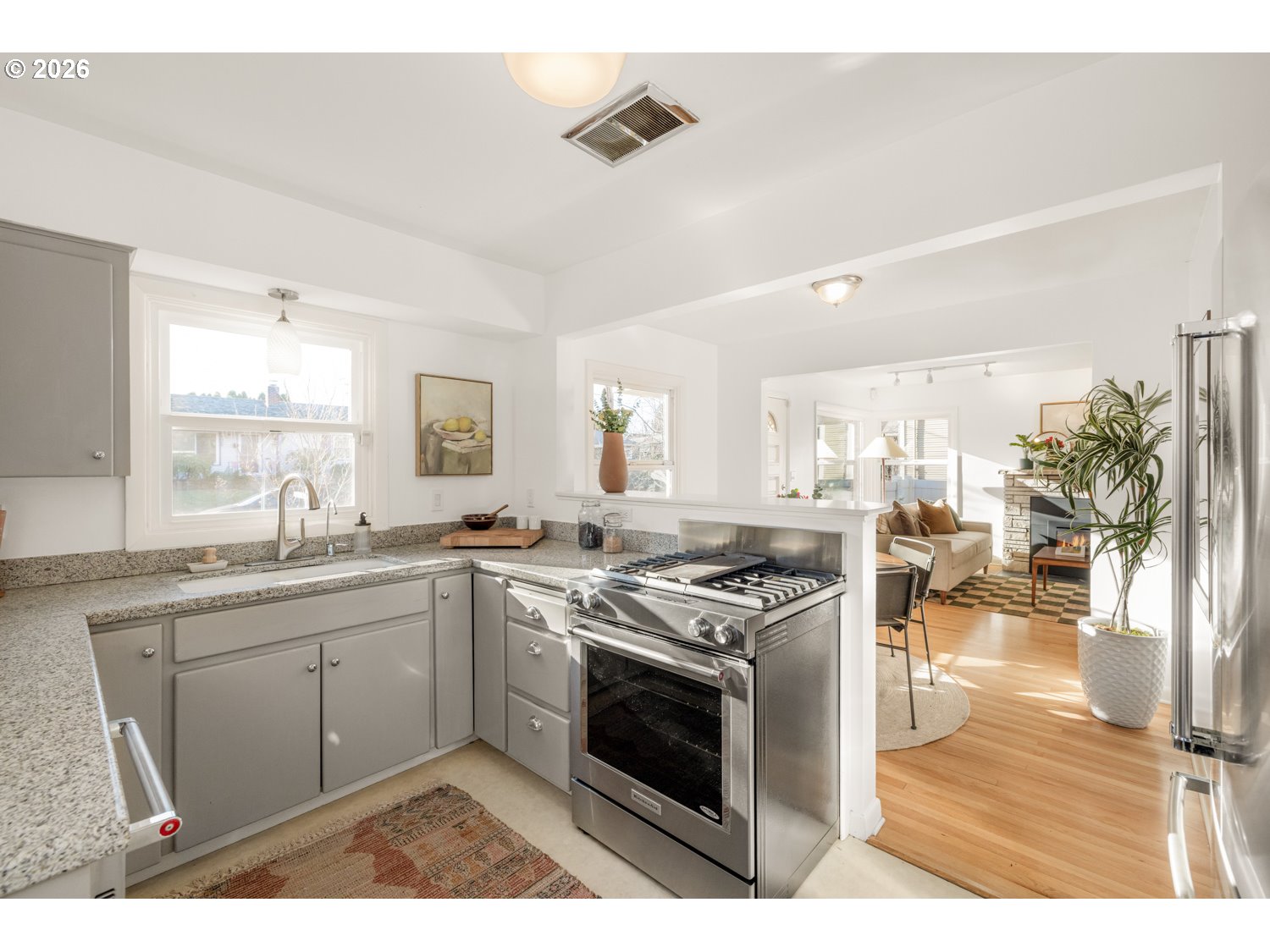 4231 Southeast Long Street Portland, OR 97206 - Photo 9 of 42