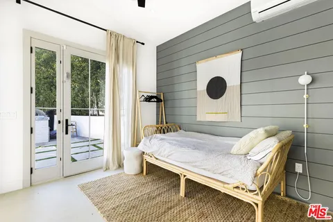 $5,295,000 | 6310 Mirror Lake Drive, Los Angeles, CA 90068