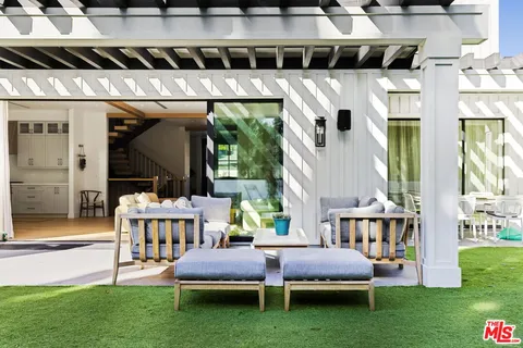 $5,295,000 | 6310 Mirror Lake Drive, Los Angeles, CA 90068