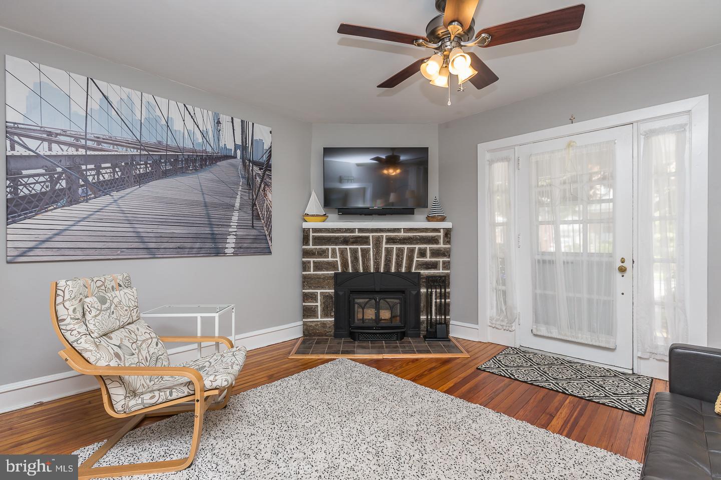 2504 East County Line Road Ardmore, PA 19003 - Photo 5 of 29 Living Room