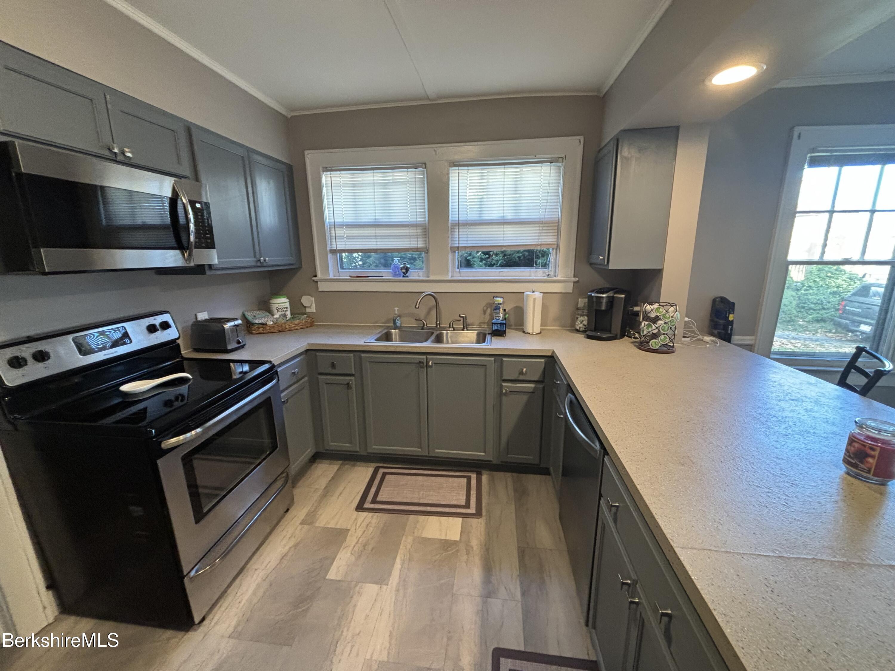 40 Gordon Street Pittsfield, MA 01201 - Photo 26 of 33 1st Floor Kitchen