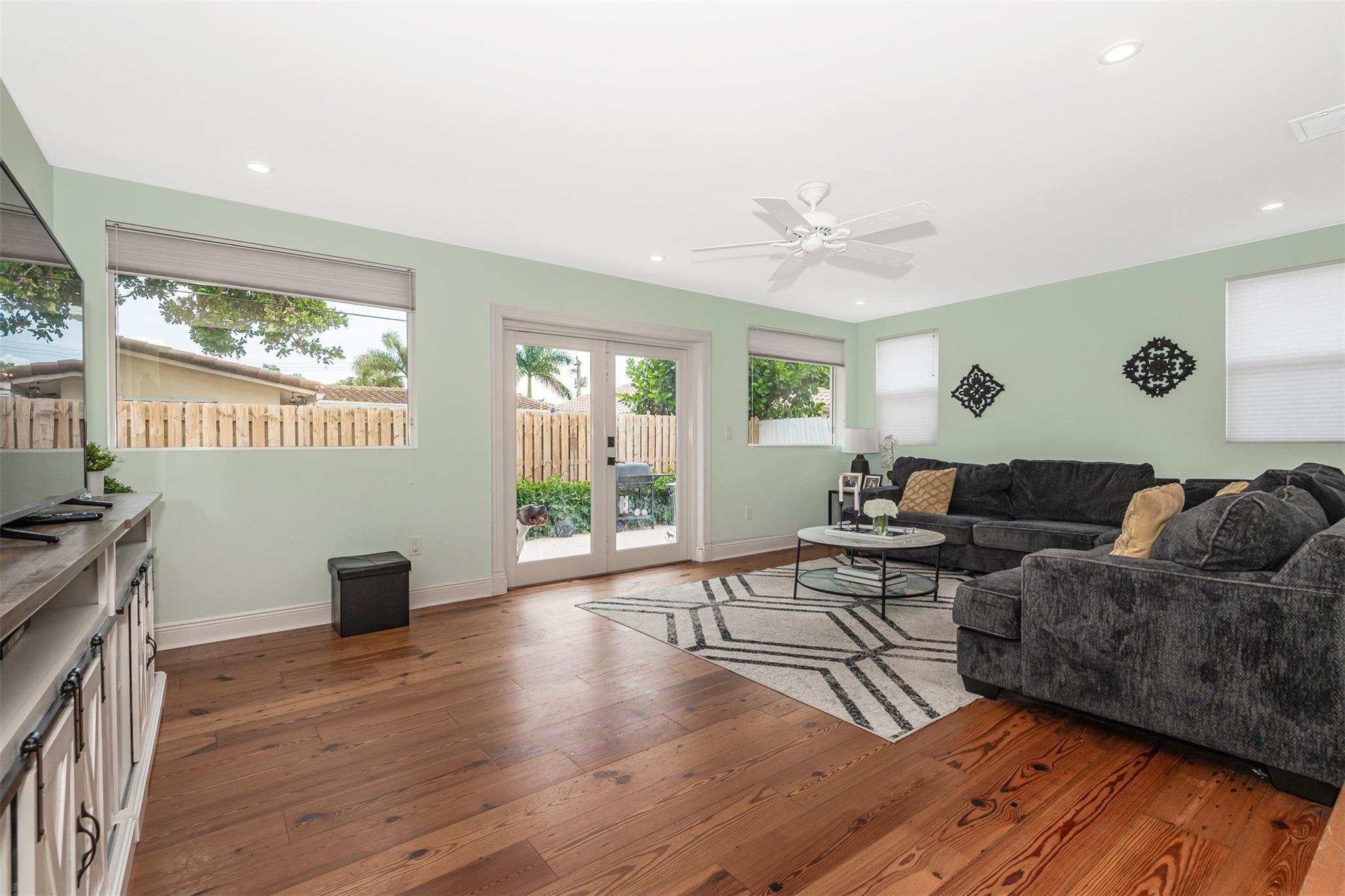 6340 Northeast 21st Road Fort Lauderdale, FL 33308 - Photo 13 of 29 Photo 13