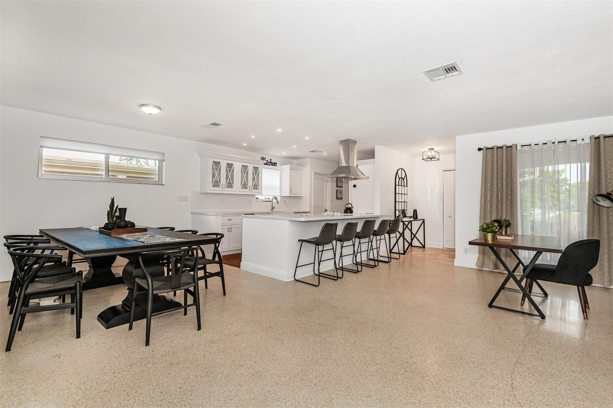 6340 Northeast 21st Road Fort Lauderdale, FL 33308 - Photo 15 of 29 Photo 15