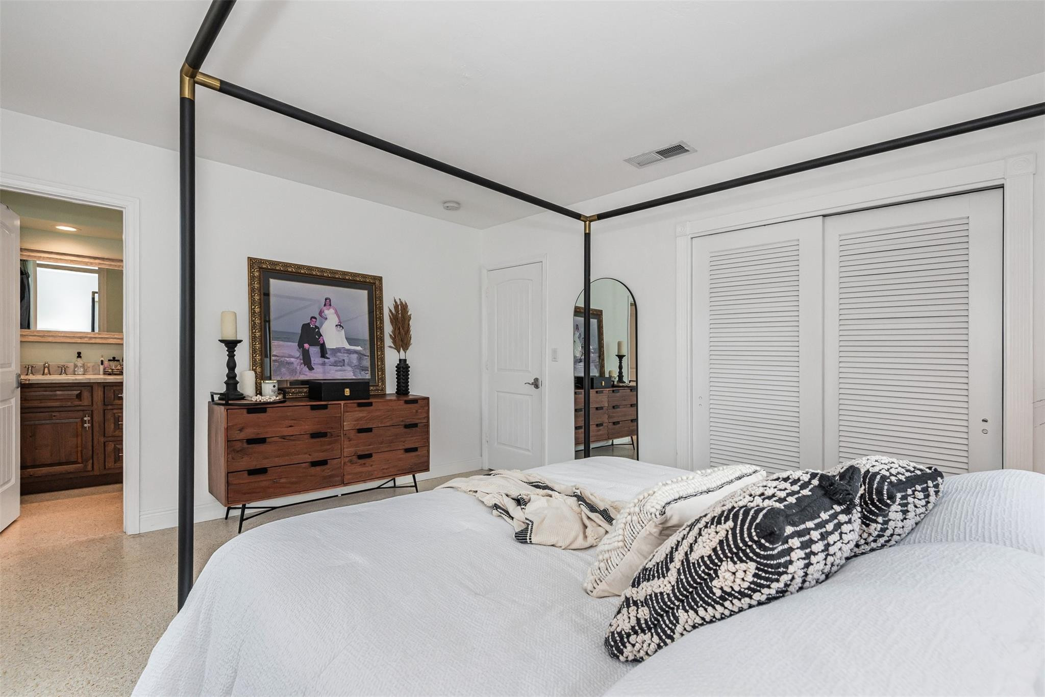 6340 Northeast 21st Road Fort Lauderdale, FL 33308 - Photo 18 of 29 Photo 18