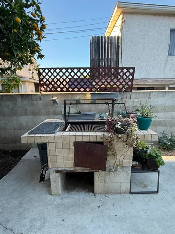 $5,500 | 1005 East Montecito Street, Santa Barbara, CA 93103