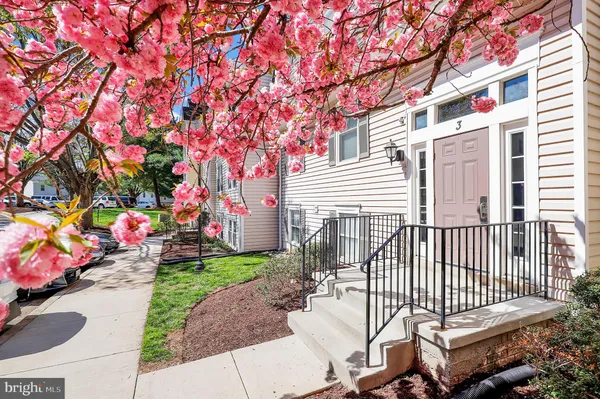 $320,000 | 3 Pickering Court, Unit 202, Germantown, MD 20874