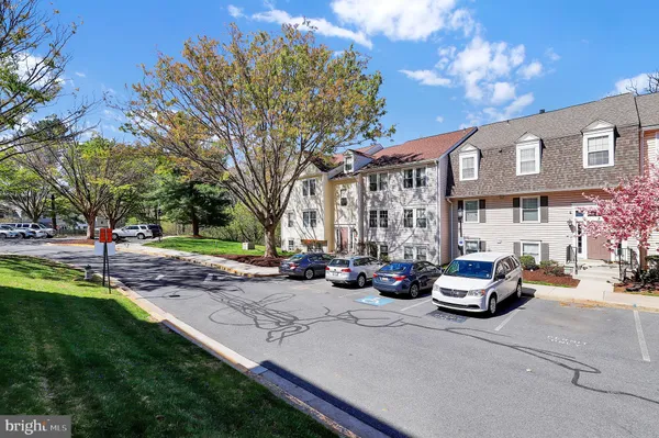 $325,000 | 3 Pickering Court, Unit 202, Germantown, MD 20874