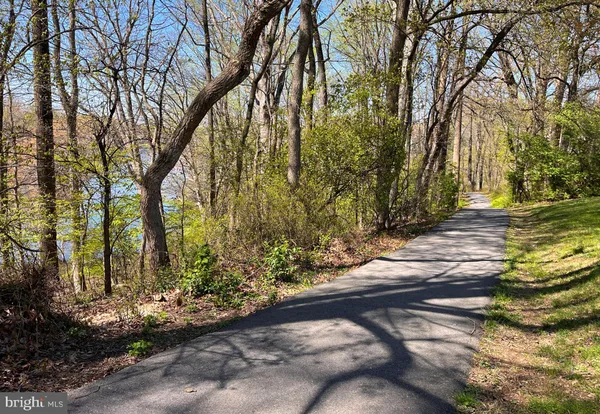 $325,000 | 3 Pickering Court, Unit 202, Germantown, MD 20874