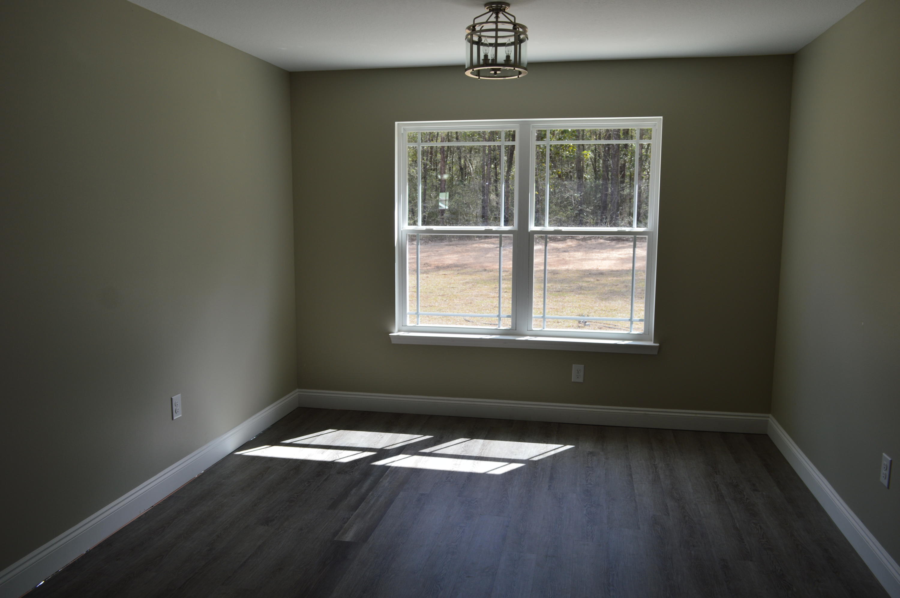 3189 Maple Street Crestview, FL 32539 - Photo 5 of 13 DSC_0004