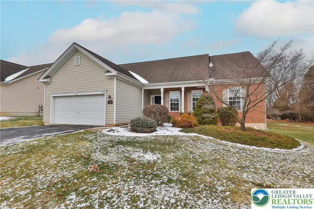 $424,900 | 1384 Hennaberry Lane, Easton, PA 18040
