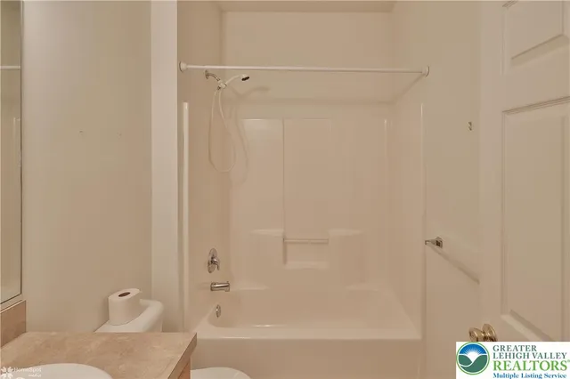 $424,900 | 1384 Hennaberry Lane, Easton, PA 18040