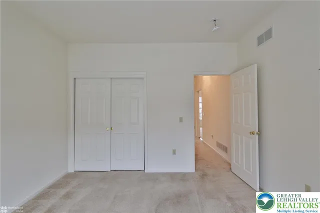 $424,900 | 1384 Hennaberry Lane, Easton, PA 18040