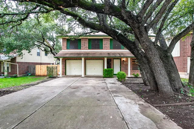 $2,300 | 6914 Dallas Drive, Austin, TX 78729