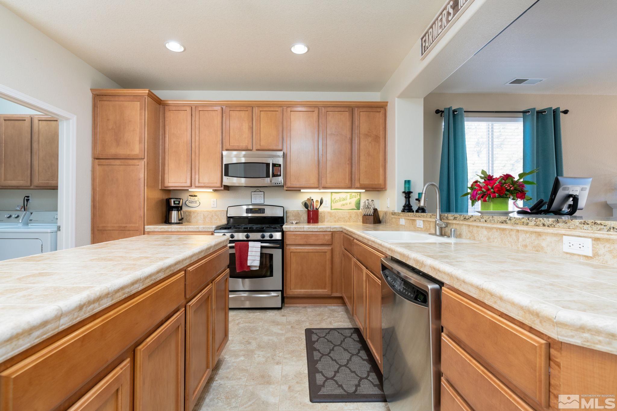 401 Sysonby Court Reno, NV 89521 - Photo 8 of 25 Photo 8