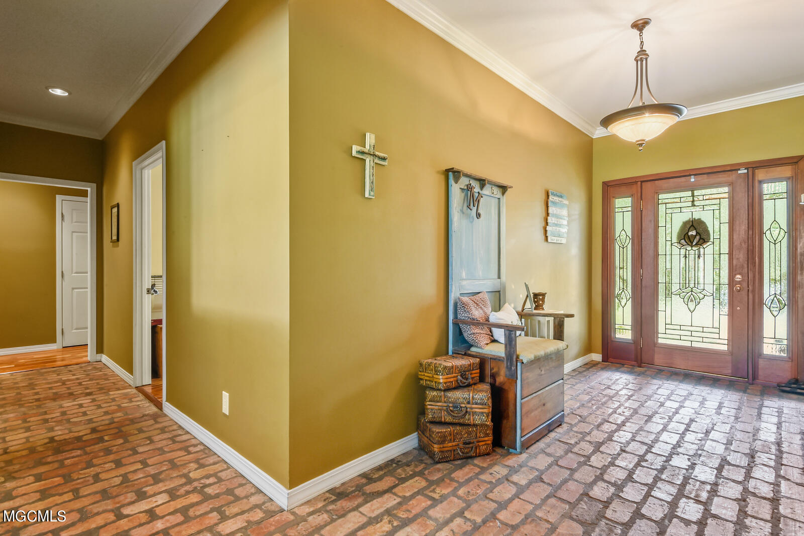 16276 McKay Road Gulfport, MS 39503 - Photo 5 of 28 005_1600x1067_mls_1600x1067