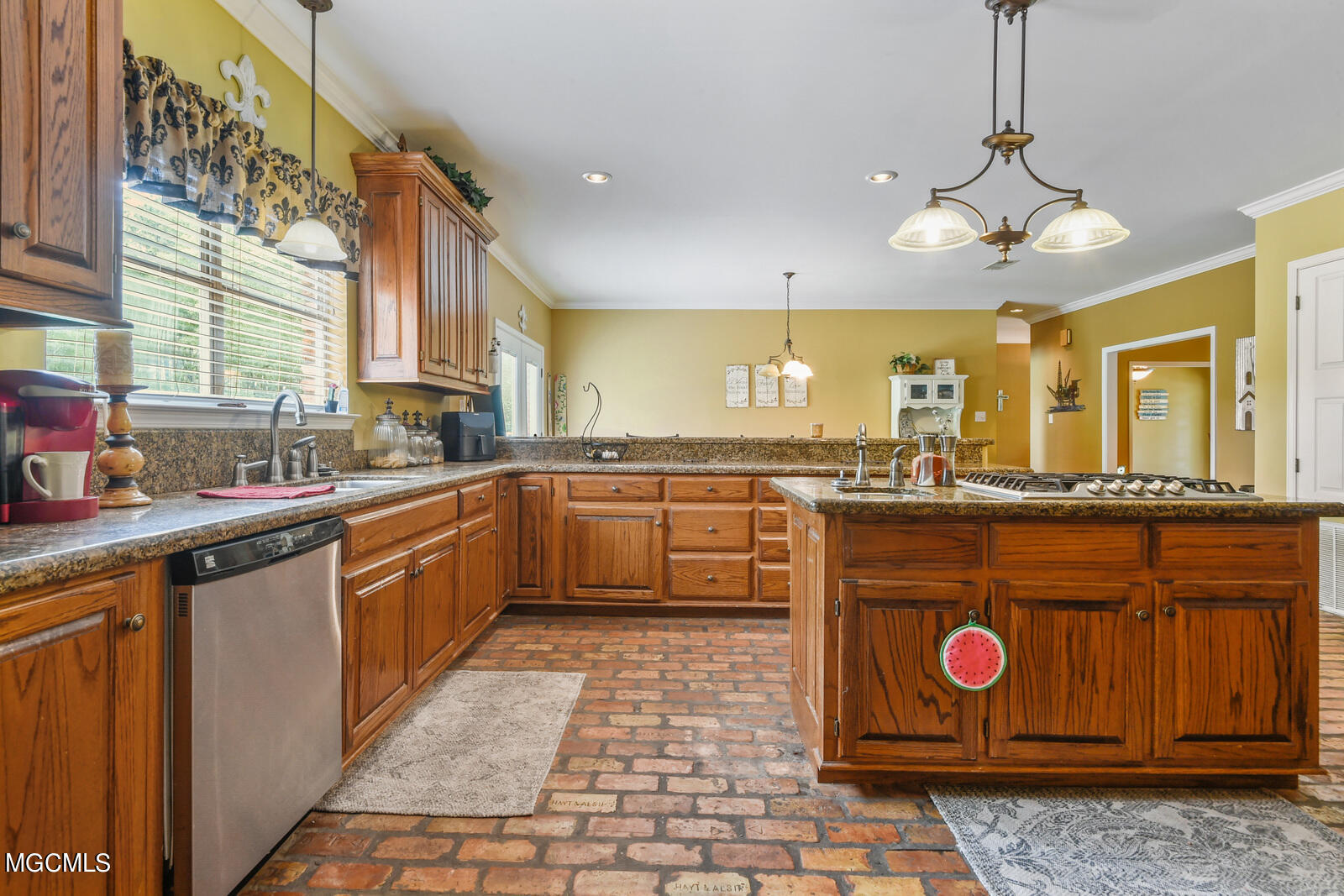 16276 McKay Road Gulfport, MS 39503 - Photo 10 of 28 010_1600x1067_mls_1600x1067
