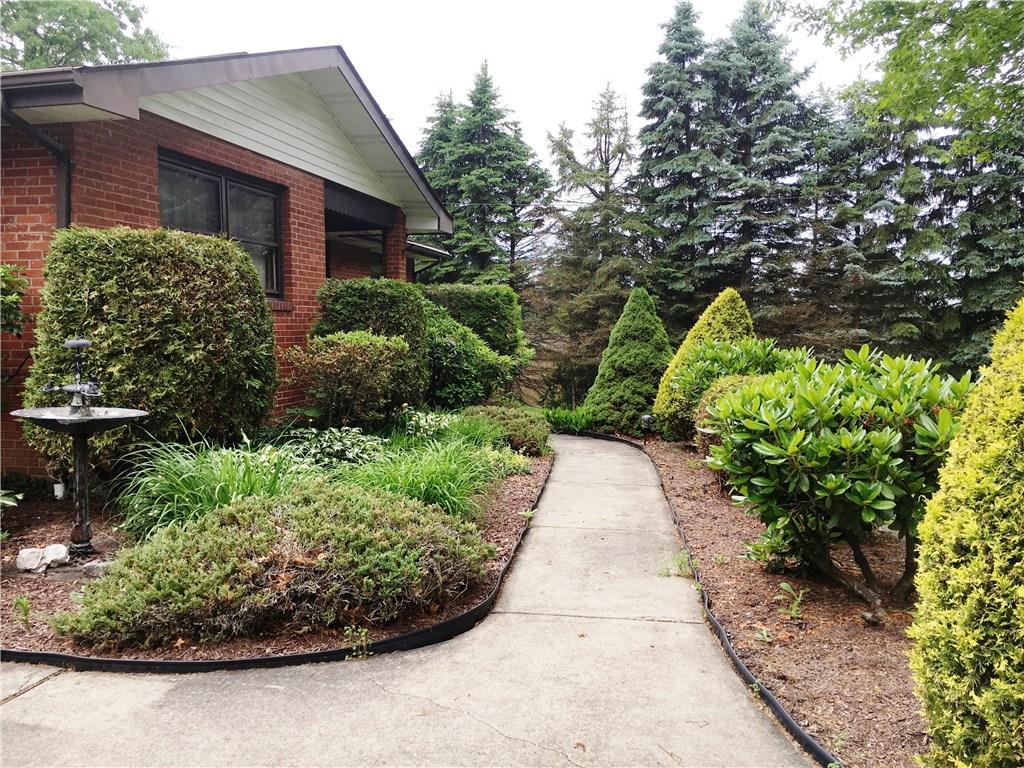 110 September Drive Butler, PA 16002 - Photo 2 of 25 Gallery Image 2