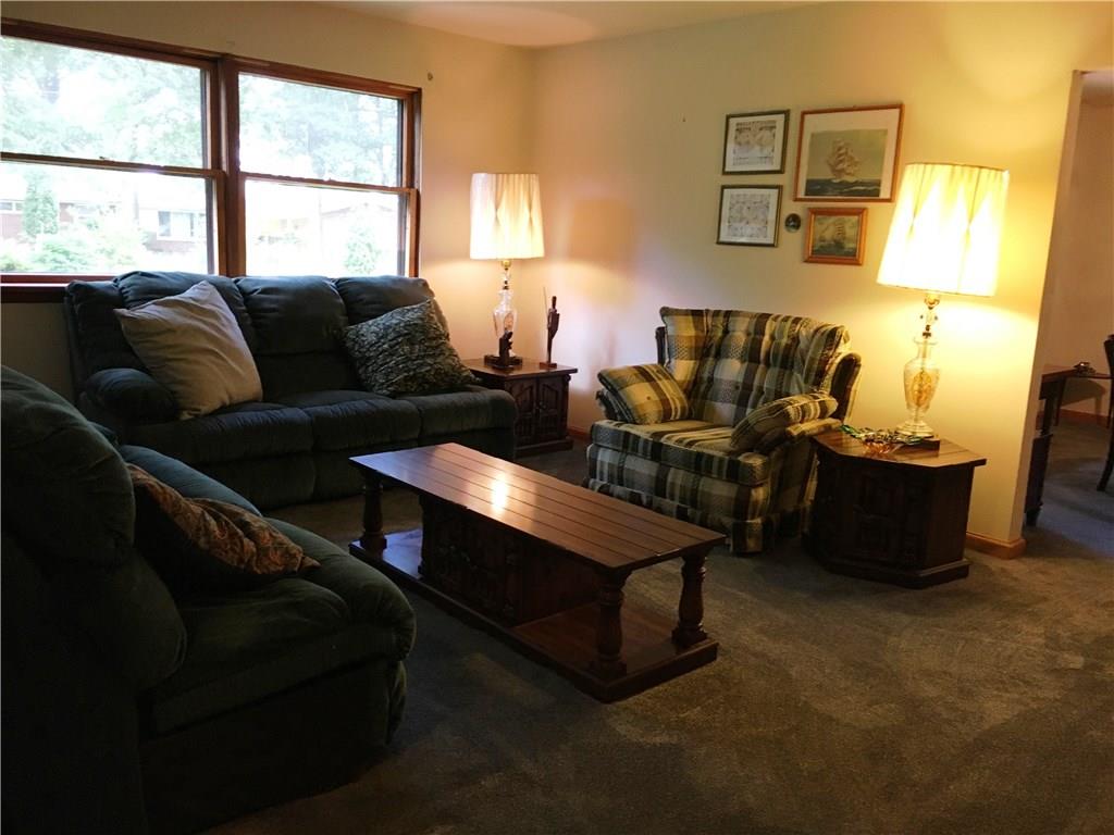 110 September Drive Butler, PA 16002 - Photo 4 of 25 Spacious Living room