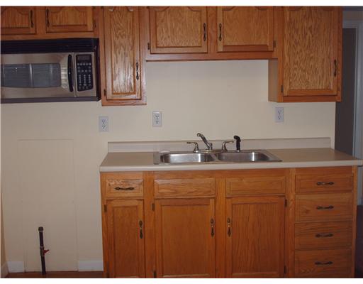 34 Norfolk Road Warwick, RI 02886 - Photo 9 of 10 Kitchen.