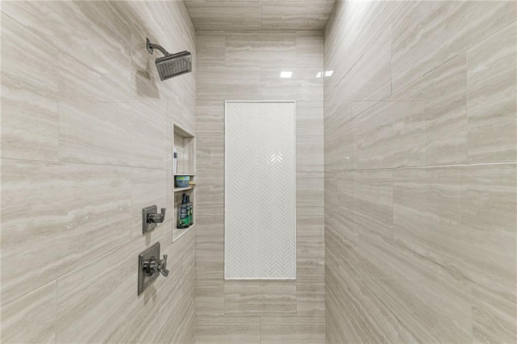 376 Lum Crowe Road Roswell, GA 30075 - Photo 23 of 65 Gallery Image 23