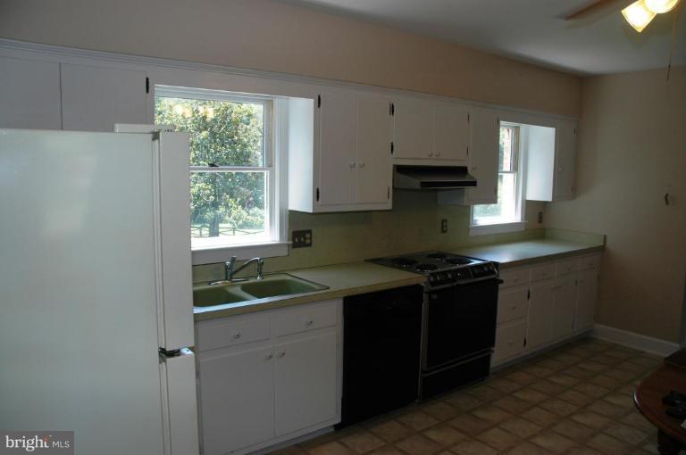 10354 Walker Road Culpeper, VA 22701 - Photo 7 of 23 Kitchen