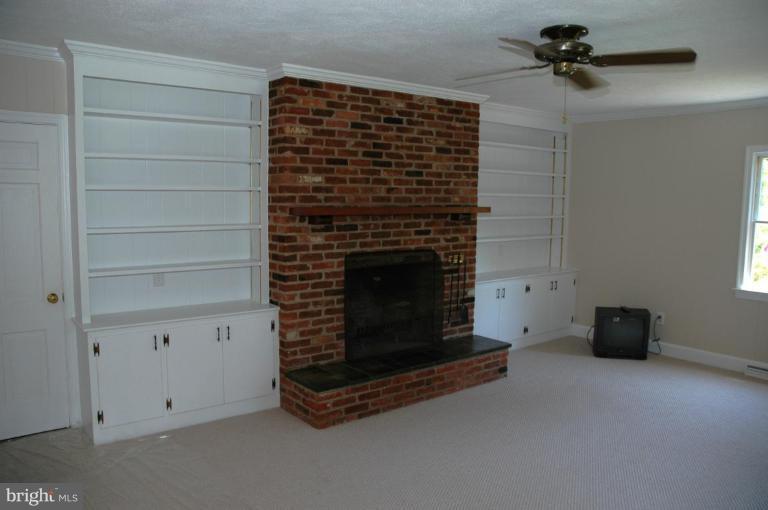 10354 Walker Road Culpeper, VA 22701 - Photo 9 of 23 Family Room