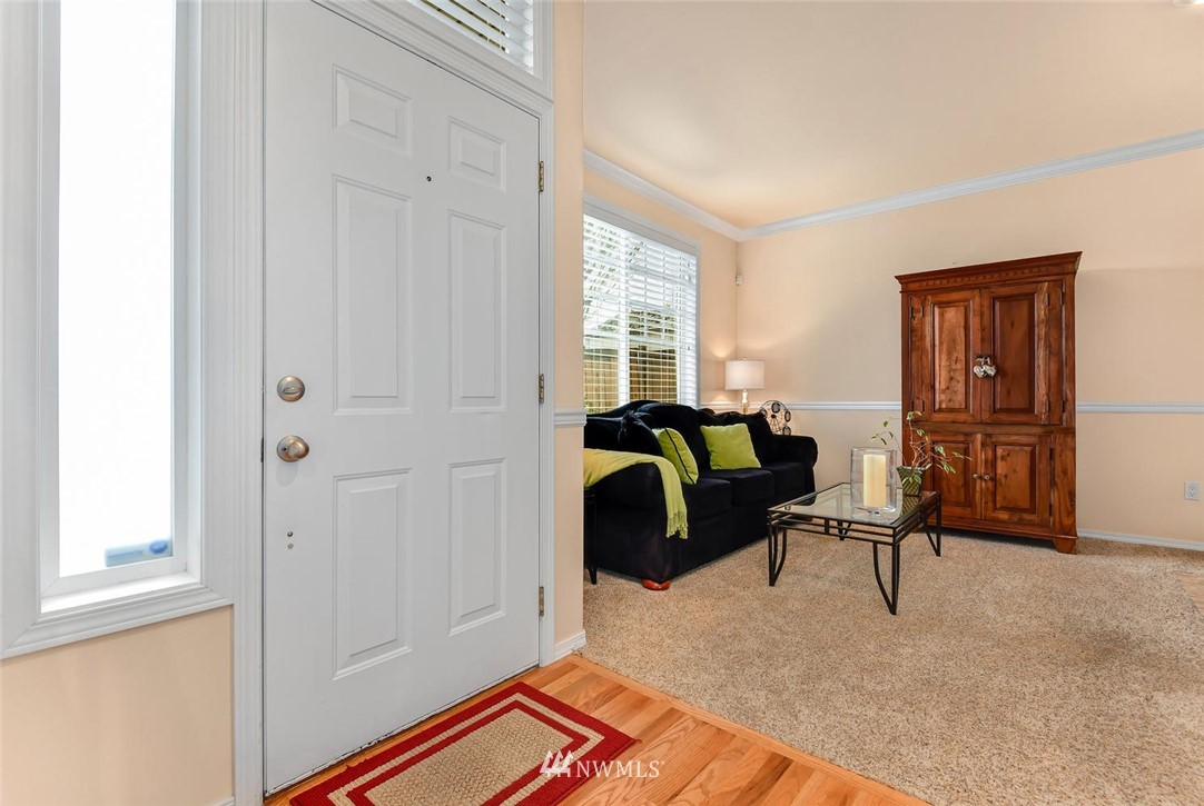 4225 Northeast 8th Street Renton, WA 98059 - Photo 2 of 25 Gallery Image 2