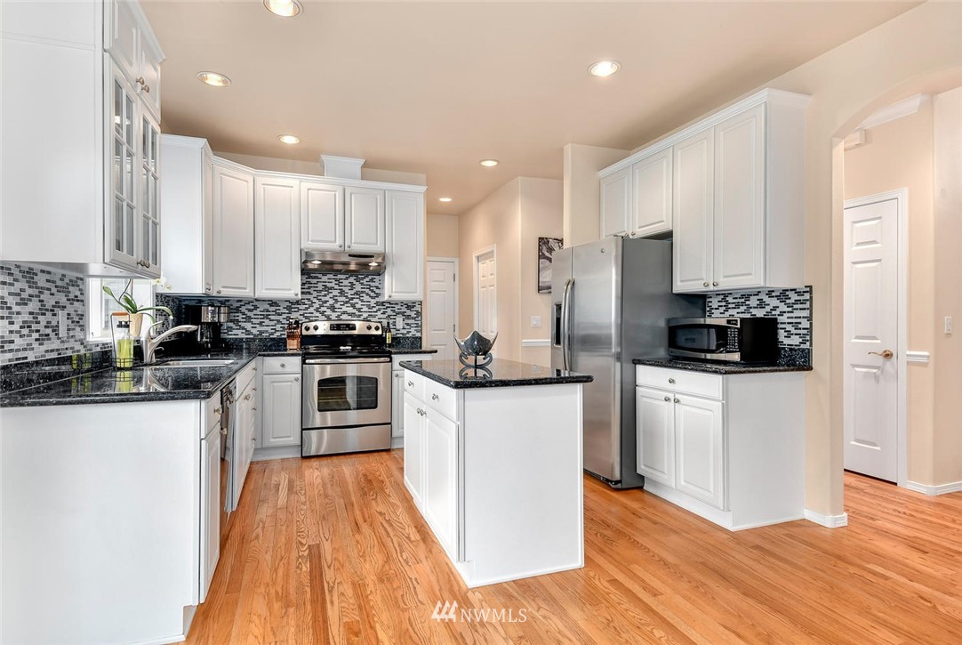 4225 Northeast 8th Street Renton, WA 98059 - Photo 11 of 25 Gallery Image 11