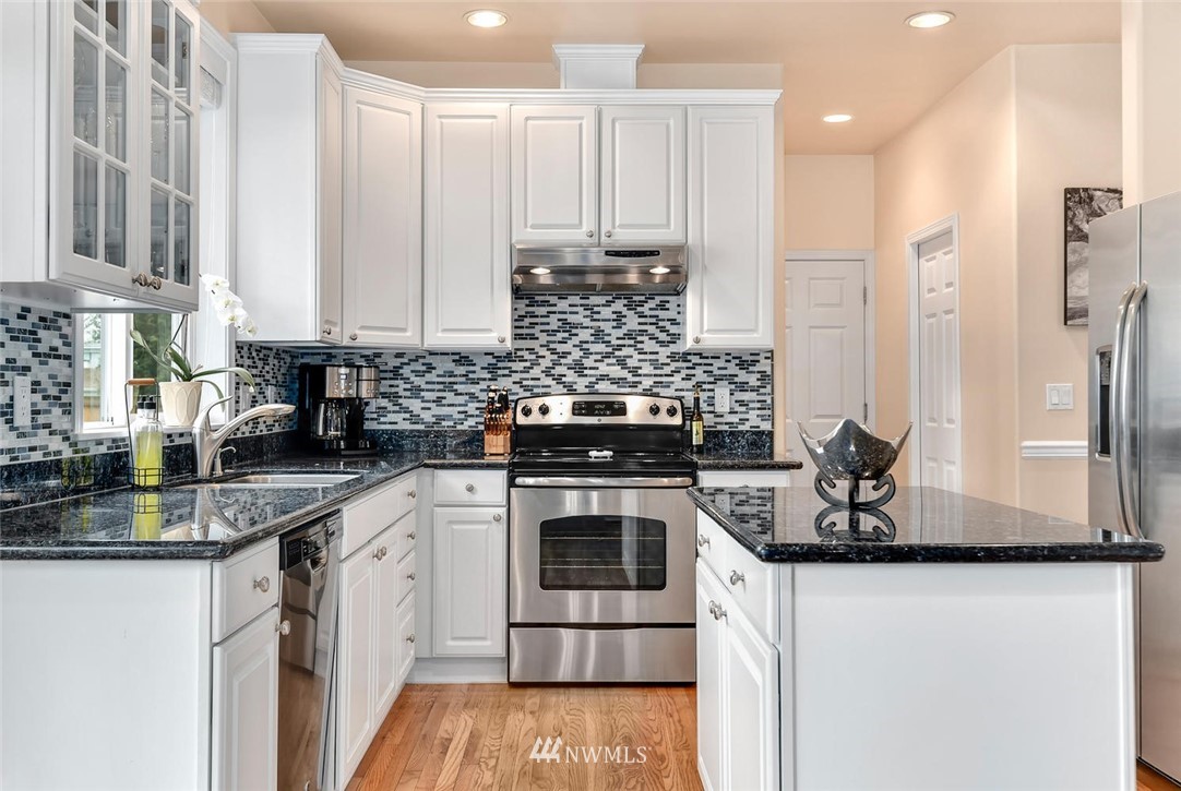 4225 Northeast 8th Street Renton, WA 98059 - Photo 12 of 25 Gallery Image 12
