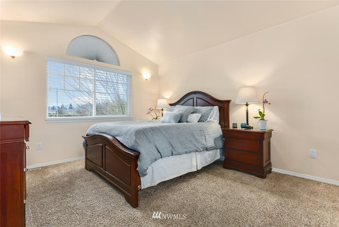 4225 Northeast 8th Street Renton, WA 98059 - Photo 17 of 25 Gallery Image 17