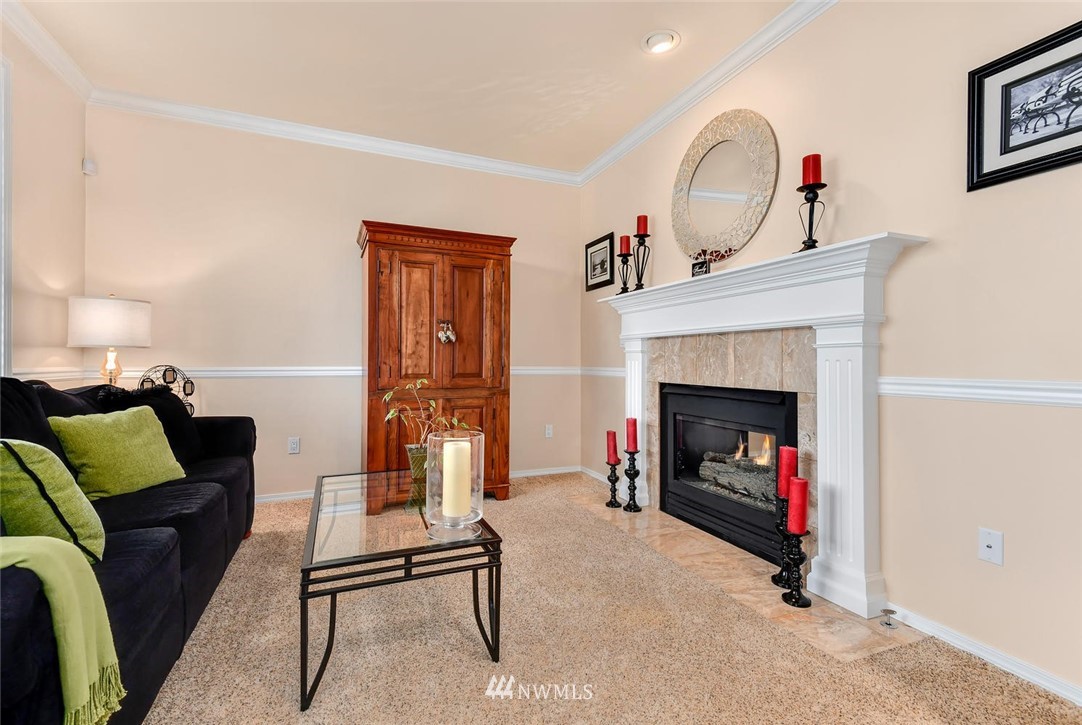 4225 Northeast 8th Street Renton, WA 98059 - Photo 3 of 25 Gallery Image 3
