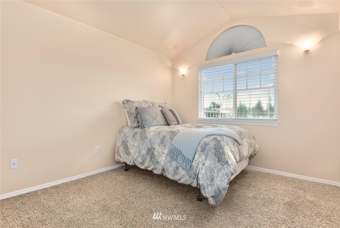4225 Northeast 8th Street Renton, WA 98059 - Photo 22 of 25 Gallery Image 22