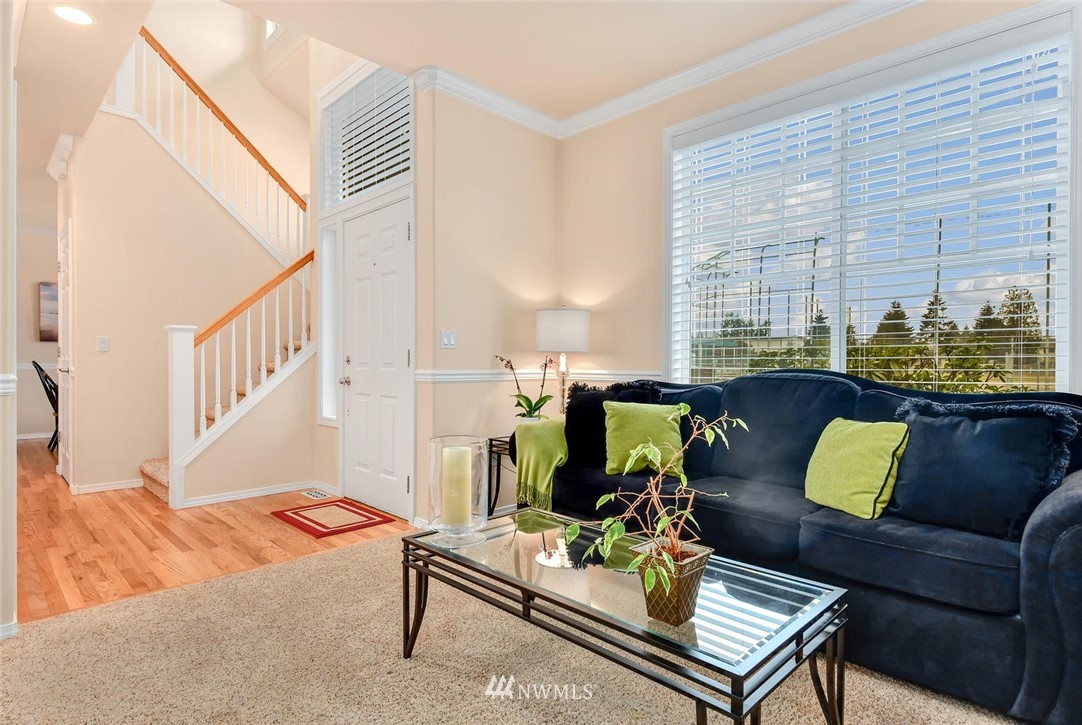 4225 Northeast 8th Street Renton, WA 98059 - Photo 4 of 25 Gallery Image 4