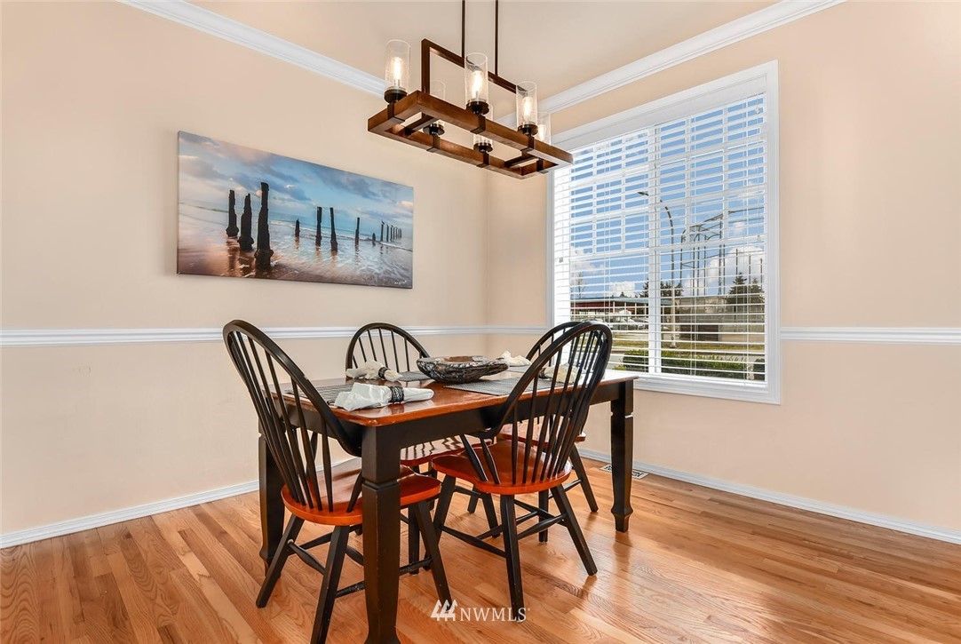 4225 Northeast 8th Street Renton, WA 98059 - Photo 6 of 25 Gallery Image 6