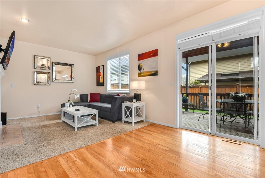 4225 Northeast 8th Street Renton, WA 98059 - Photo 8 of 25 Gallery Image 8