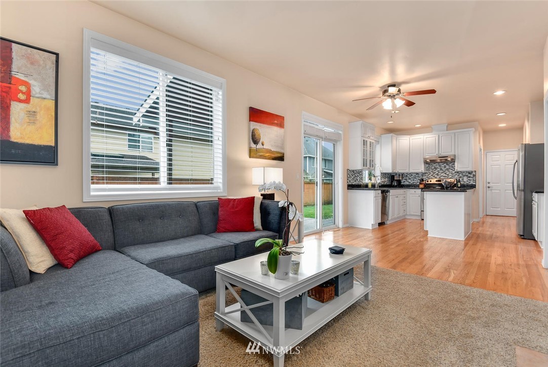 4225 Northeast 8th Street Renton, WA 98059 - Photo 9 of 25 Gallery Image 9