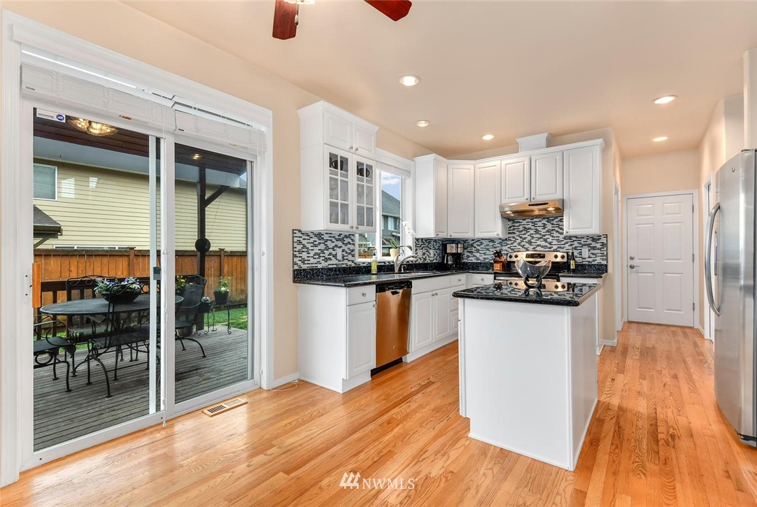 4225 Northeast 8th Street Renton, WA 98059 - Photo 10 of 25 Gallery Image 10
