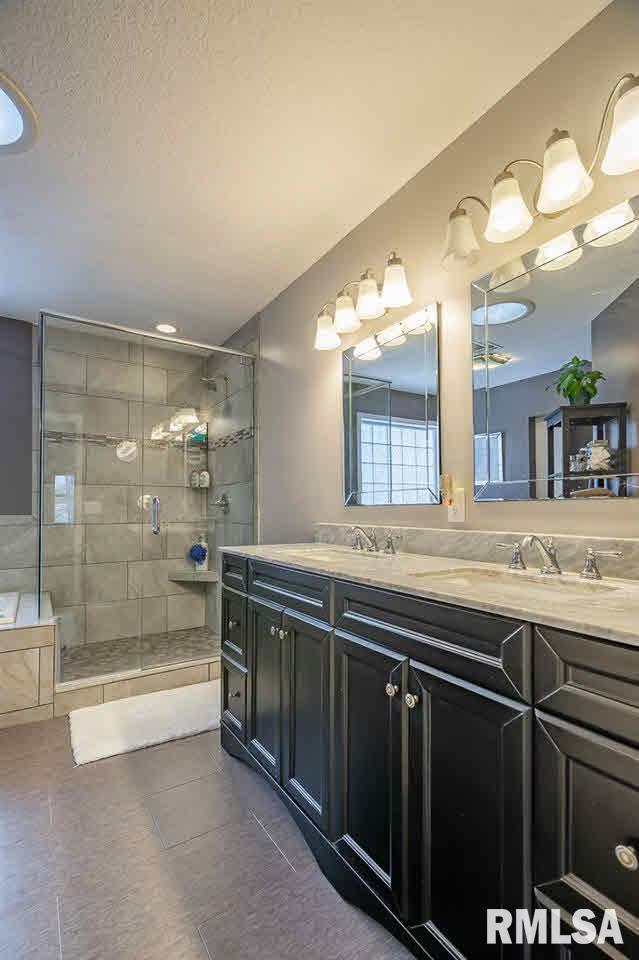 1800 Plum Tree Road Bettendorf, IA 52722 - Photo 12 of 24 Gallery Image 12