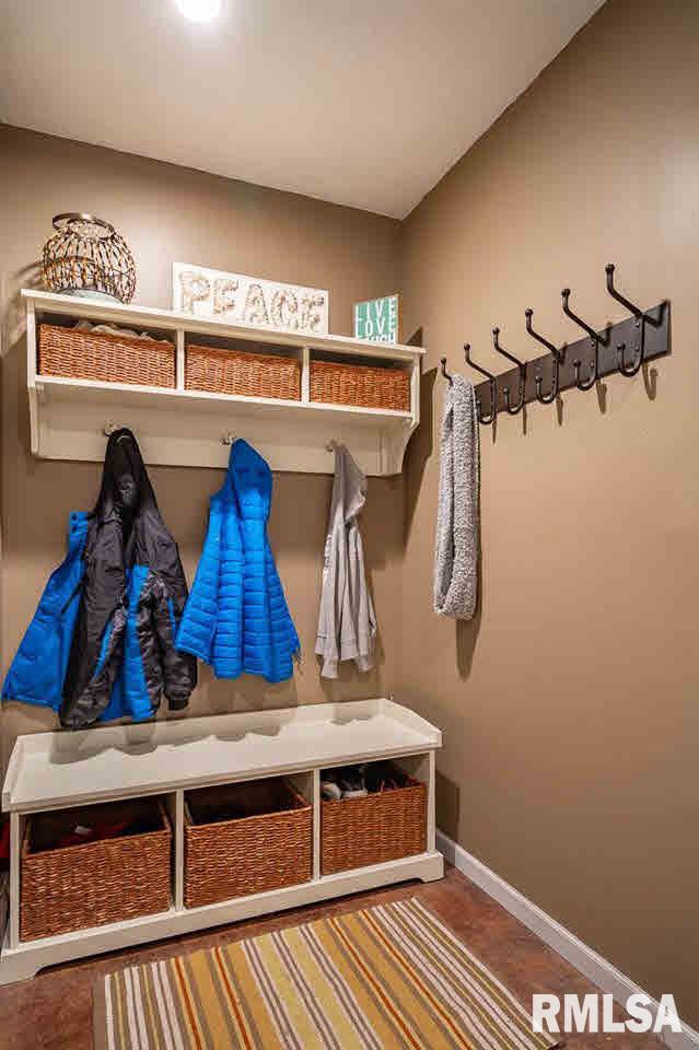 1800 Plum Tree Road Bettendorf, IA 52722 - Photo 20 of 24 Gallery Image 20