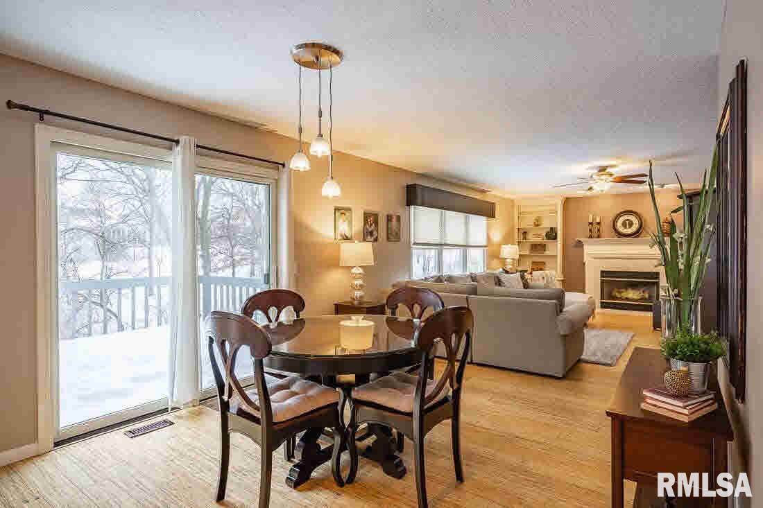 1800 Plum Tree Road Bettendorf, IA 52722 - Photo 3 of 24 Gallery Image 3